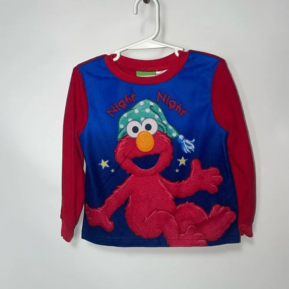 Elmo Childs fleece night shirt